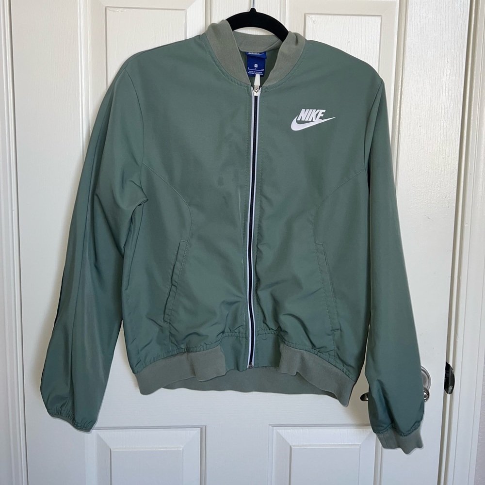 Nike windbreaker